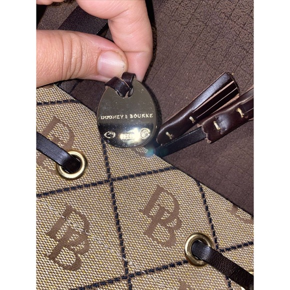 DOONEY & BOURKE Small Tassle Bucket New - Picture 4 of 6